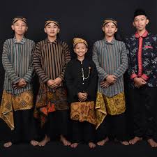 Surjan Jogja Pakaian Tradisional